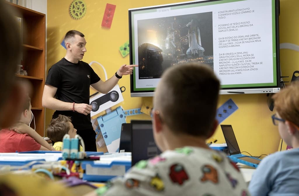 Ljetni kamp LEGO robotike 2025.