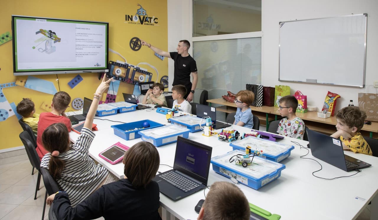 Otvorene su prijave za upis u Svijet LEGO robotike u Šibeniku